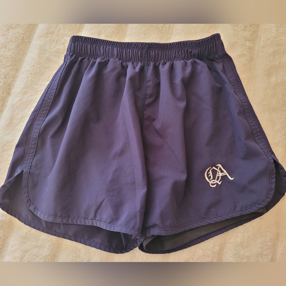 Keela classic wear youth shorts. Size large youth.